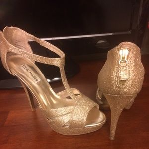 Steve Madden 8.5 Sexy Zipper Back Heels Gold Glam